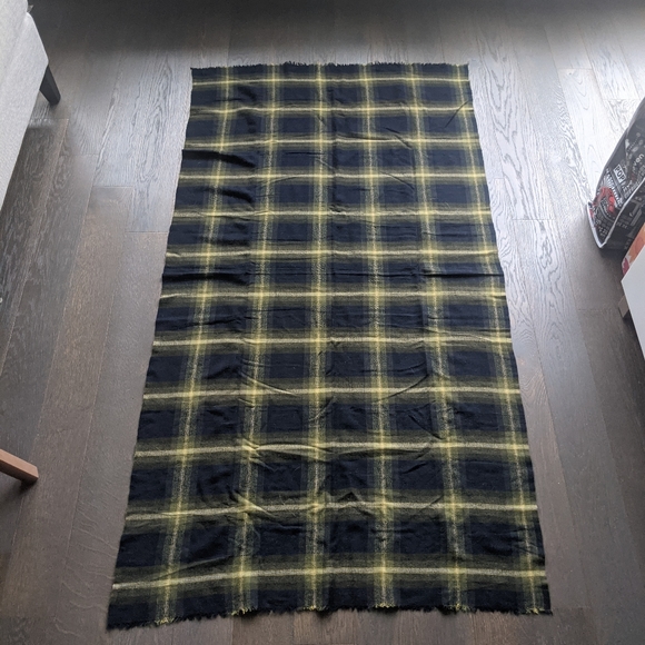 Banana Republic Plaid/Tartan Blanket Scarf - Picture 6 of 7